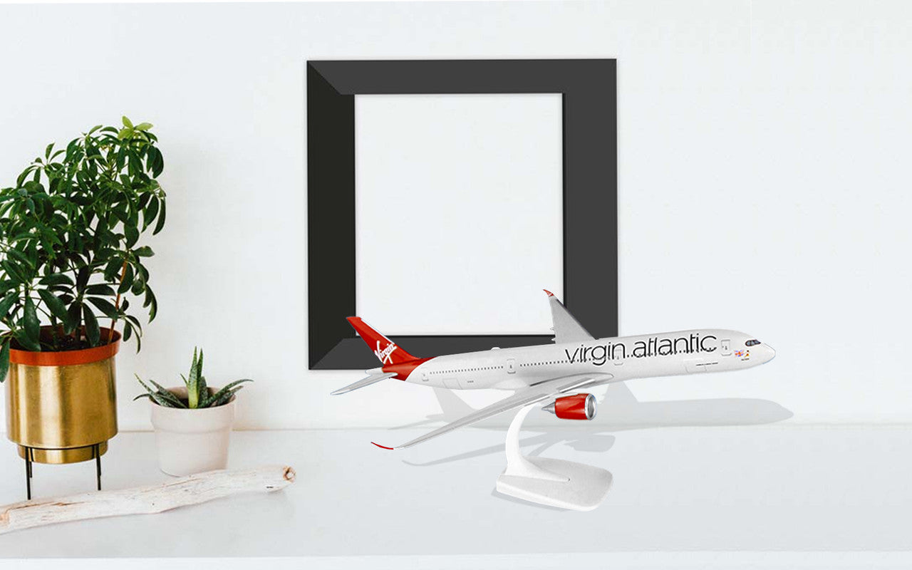 AeroClix Virgin Atlantic Airbus A350-1000 G-VLUX 1/200 Aircraft Scale Model
