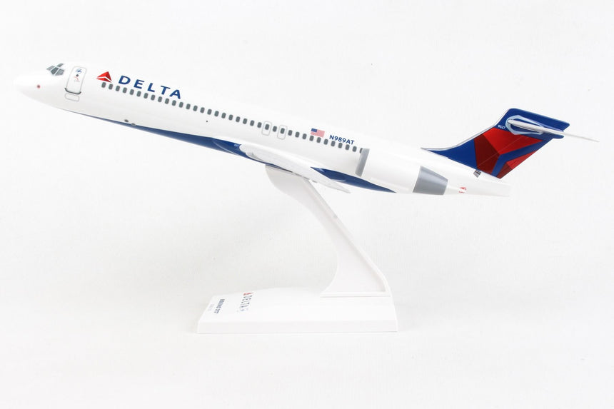 SkyMarks Delta Boeing B717 1/130 Aircraft Scale Model