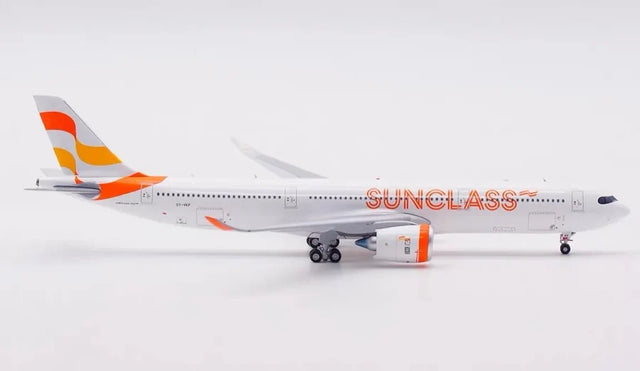 Aviation400 Sunclass Airlines Airbus A330-900 OY-VKP (detachable gear) 1/400 Aircraft Scale Model