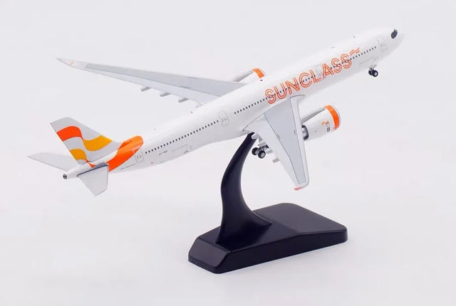 Aviation400 Sunclass Airlines Airbus A330-900 OY-VKP (detachable gear) 1/400 Aircraft Scale Model