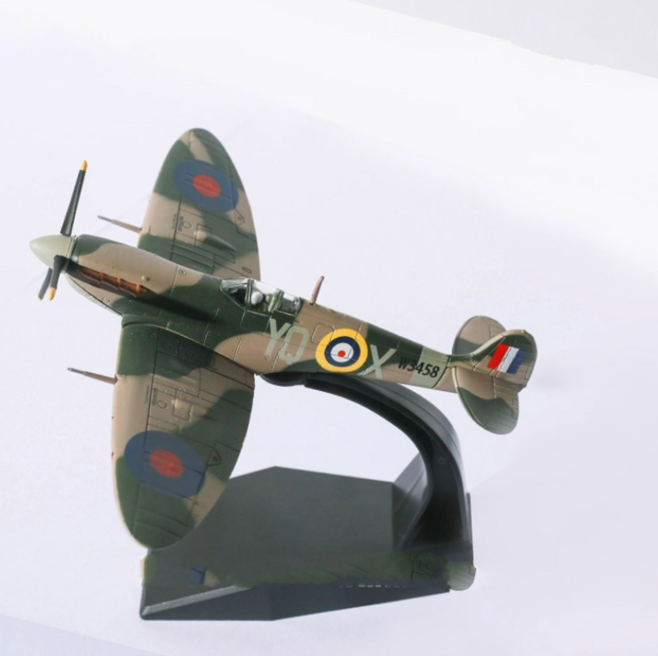 AMS Military RAF United Kingdom Supermarine Spitfire Mk Vb 1941 1/72 Aircraft Scale Model