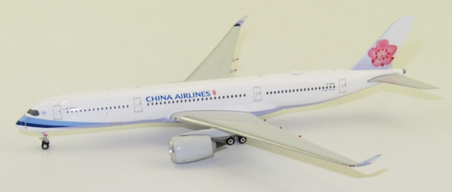 Phoenix China Airlines Airbus A350-900 B-18916 1/400 Aircraft Scale Model