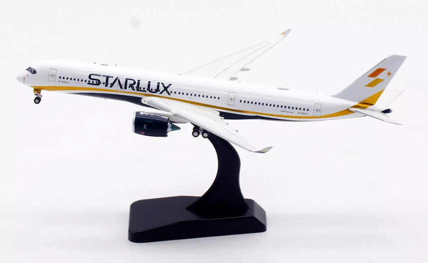 Aviation400 STARLUX Airlines Airbus A350-941 B-58503 (with detachable gear) 1/400 Scale