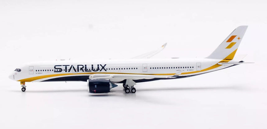 Aviation400 STARLUX Airlines Airbus A350-941 B-58503 (with detachable gear) 1/400 Scale
