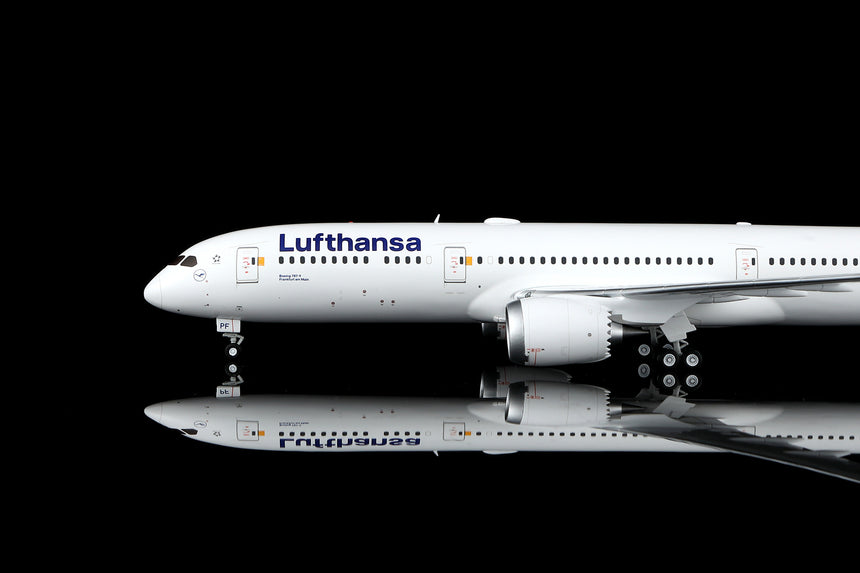 SQ Wings Lufthansa Boeing 787-9 D-ABPF 1/200 Scale Model