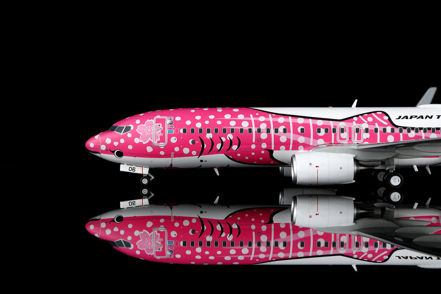SQ Wings Japan Transocean Air Sakura Jinbei Boeing 737-800 JA06RK 1/200 Scale Model