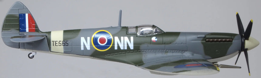 Herpa Spitfire IXE - RAF No.310 (Czech) Sqn. Manston, 1945 - TE565 / NN-N 1/72 Scale