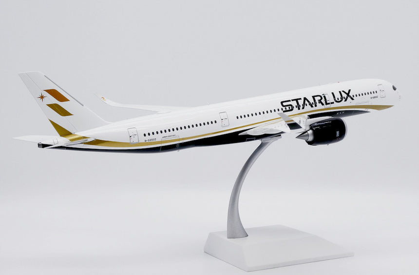 JC Wings Starlux Airlines Airbus A350-900XWB (B-58502) 1/200 Scale