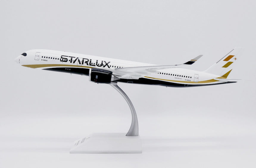 JC Wings Starlux Airlines Airbus A350-900XWB (B-58502) 1/200 Scale