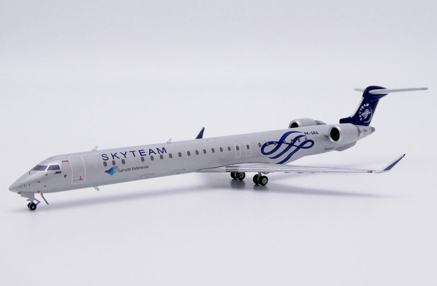 JC Wings Garuda Indonesia Bombardier CRJ-1000ER "Skyteam" (PK-GRA) 1/400 Scale