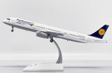 JC Wings Lufthansa Airbus A321 (D-AIDG) "Fanhansa" 1/200 Aircraft Scale Model