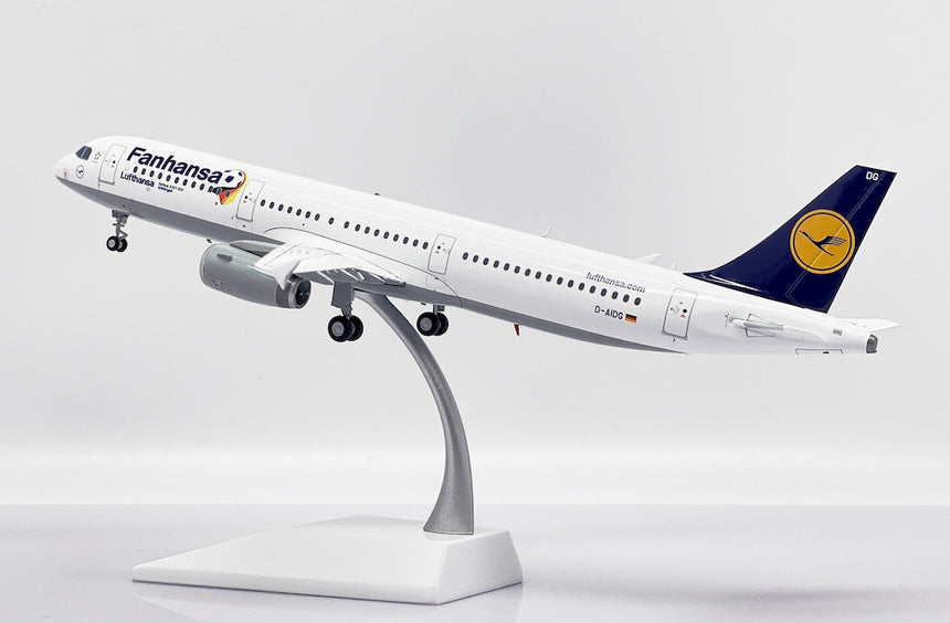 JC Wings Lufthansa Airbus A321 (D-AIDG) "Fanhansa" 1/200 Aircraft Scale Model