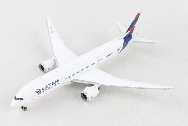 Phoenix Latam Boeing 787-9 PS-LAA 1/400 Aircraft Scale Model