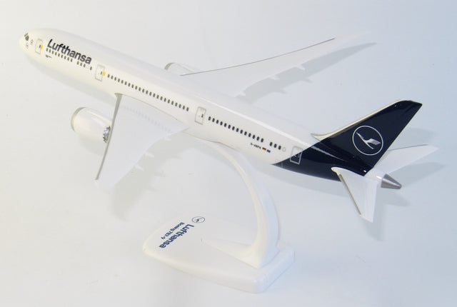 Lufthansa Snap-fit Boeing 787-9 1/200 Snap-fit model