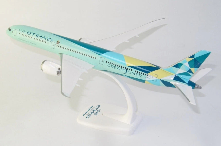 Etihad Boeing 787-10 Greenliner Snap-Fit Model Plane 1/200 Aircraft Scale Model