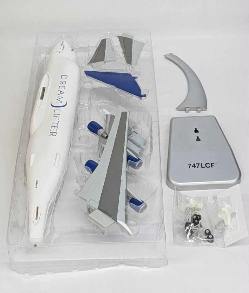 Hogan Dreamlifter Boeing 747-400LCF N780BA 1/200 Aircraft Scale Model