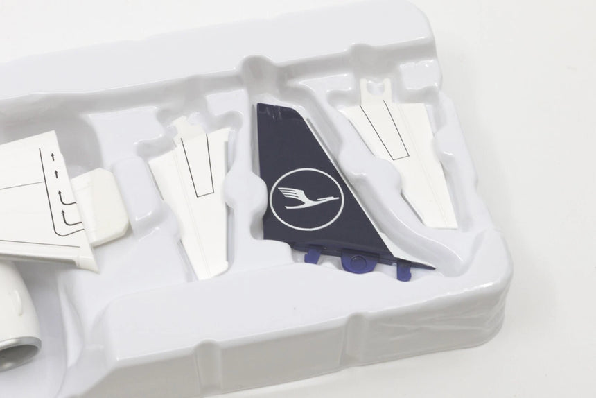 Hogan Lufthansa Airbus A320neo D-AINZ 1/200 Aircraft Scale Model