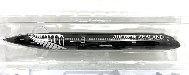 Hogan Air New Zealand Boeing 787-9 ZK-NZE 1/200 Scale