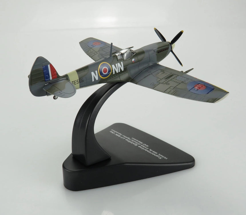 Herpa Spitfire IXE - RAF No.310 (Czech) Sqn. Manston, 1945 - TE565 / NN-N 1/72 Scale