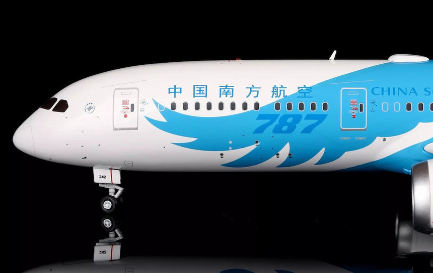 SQ Wings China Southern Boeing B787-9 B-1242 1/200 Aircraft Scale Model