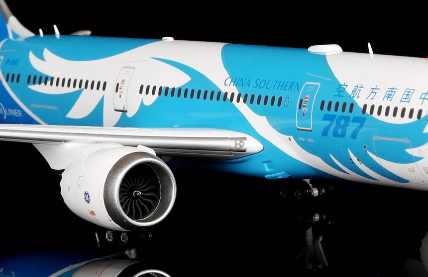 SQ Wings China Southern Boeing B787-9 B-1242 1/200 Aircraft Scale Model