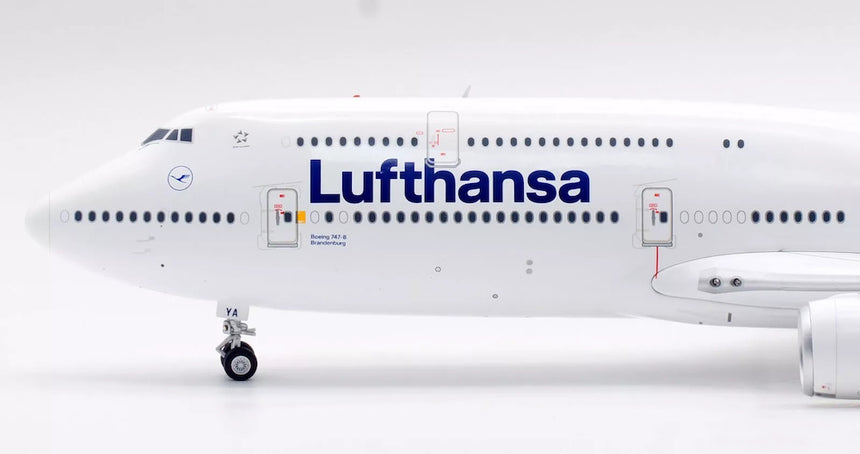 SQ Wings Lufthansa Boeing B747-8 D-ABYA 1/200 Aircraft Scale Model