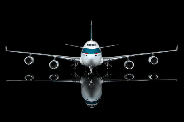 SQ Wings Cathay Pacific Boeing B747-400 B-HUJ 1/200 Aircraft Scale Model