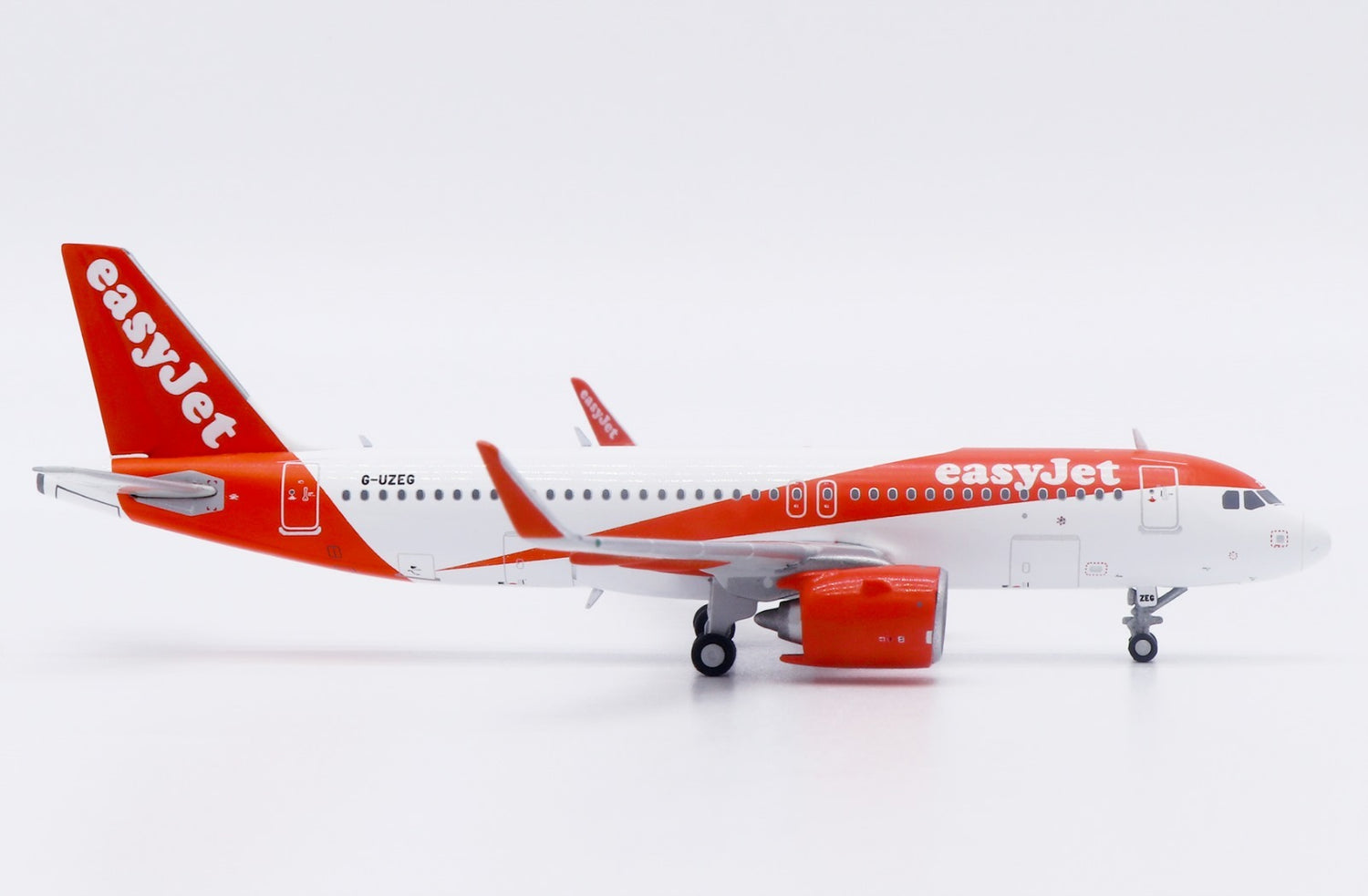 Easyjet A320 Model easyJet Airbus A320 G-UZEG 1/400 Aircraft Scale Model – Aircraft Model ...
